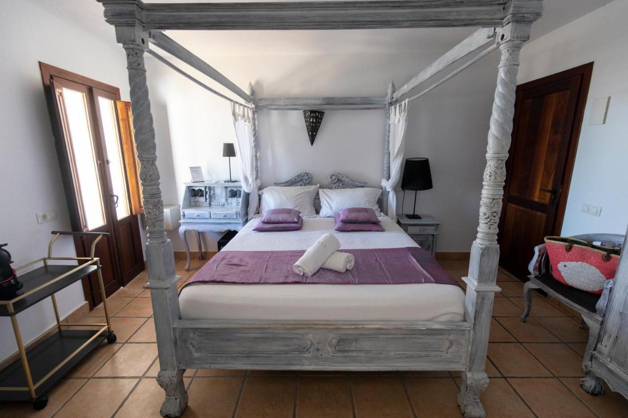 Buenavista Suites Hotel Boutique Santa Eularia des Riu Dış mekan fotoğraf