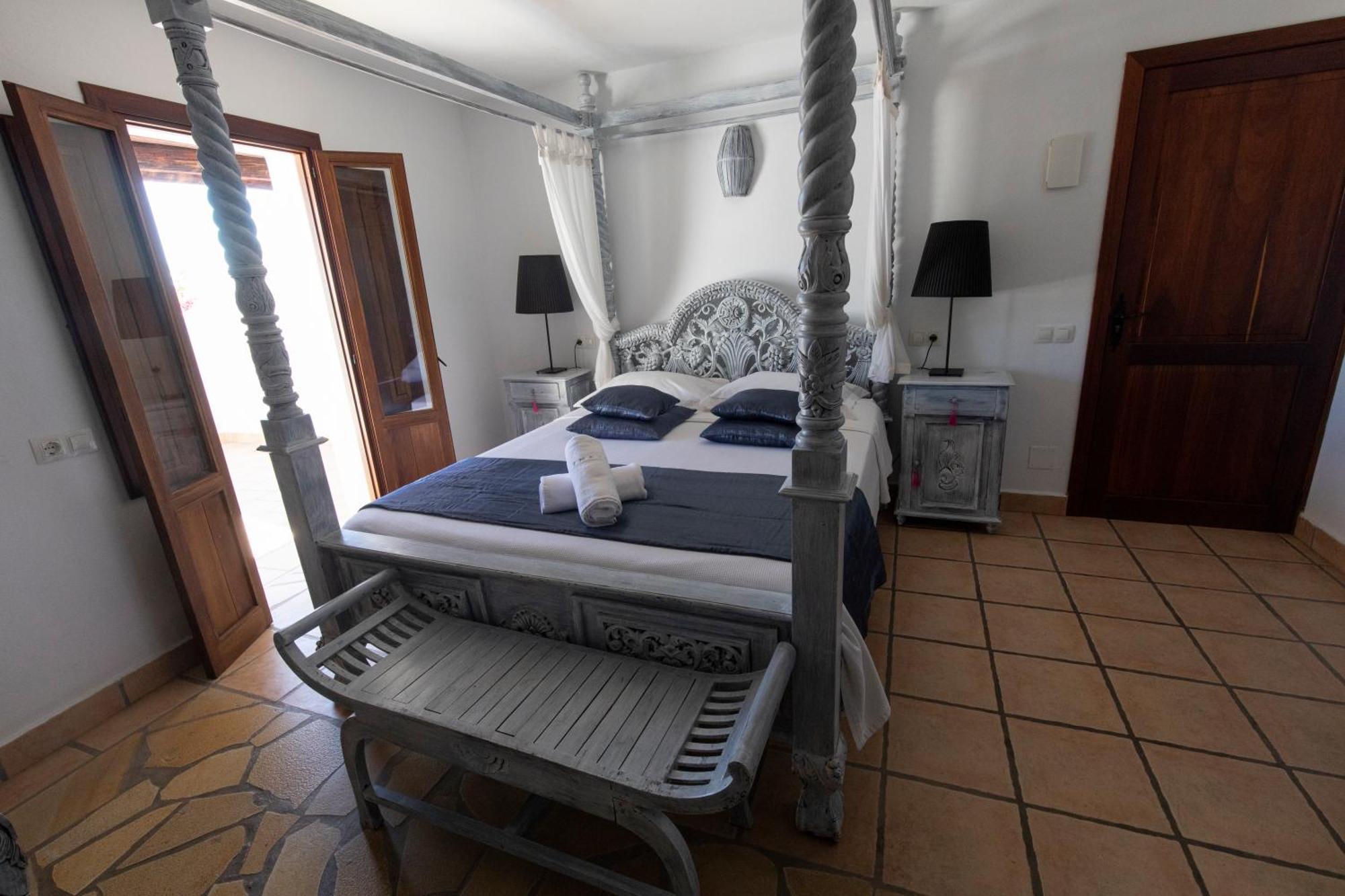 Buenavista Suites Hotel Boutique Santa Eularia des Riu Dış mekan fotoğraf